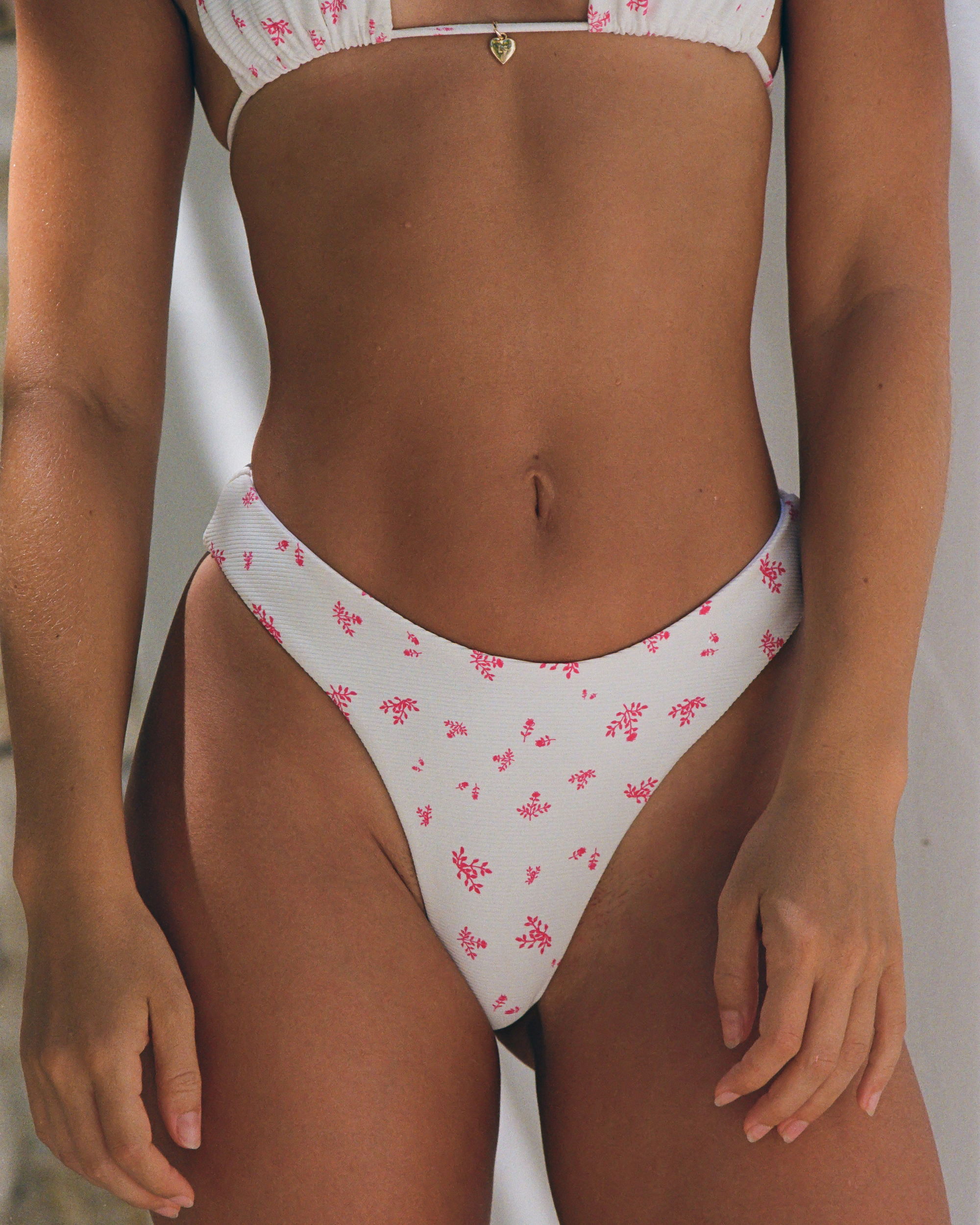 Kaia Bottom in Santorini